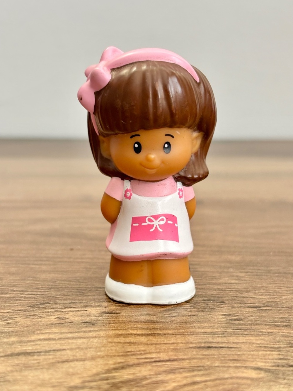 Fisher Price Little People Mia Pink Bow White Dress Girl Replacement Figure 2012